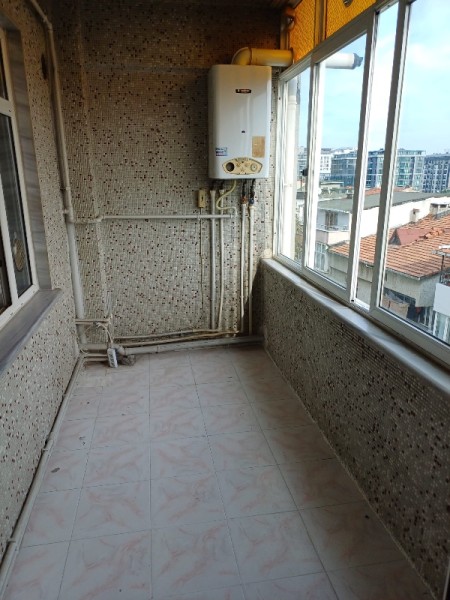 Yeşilpınar'da Metro'ya 5 Dk 90 m2 Balkonlu Kiralık Daire