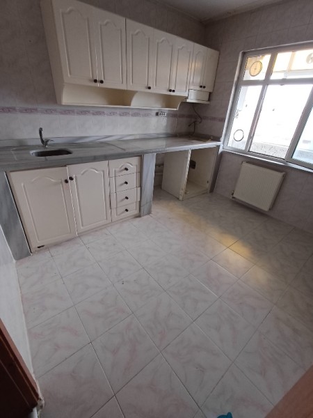 Yeşilpınar'da Metro'ya 5 Dk 90 m2 Balkonlu Kiralık Daire