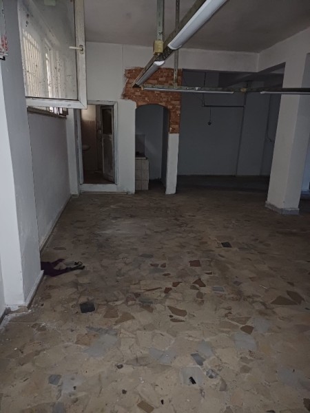 Yeşilpınar'da 100 m2 Tekstile Uygun Giriş Altı Kiralık Dükkan