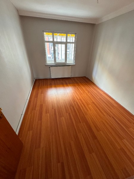 Yeşilpınar'da Metro'ya 5 Dk 90 m2 Balkonlu Kiralık Daire