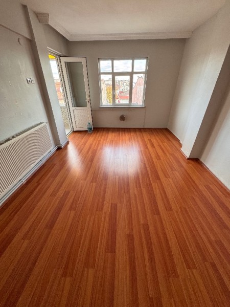 Yeşilpınar'da Metro'ya 5 Dk 90 m2 Balkonlu Kiralık Daire