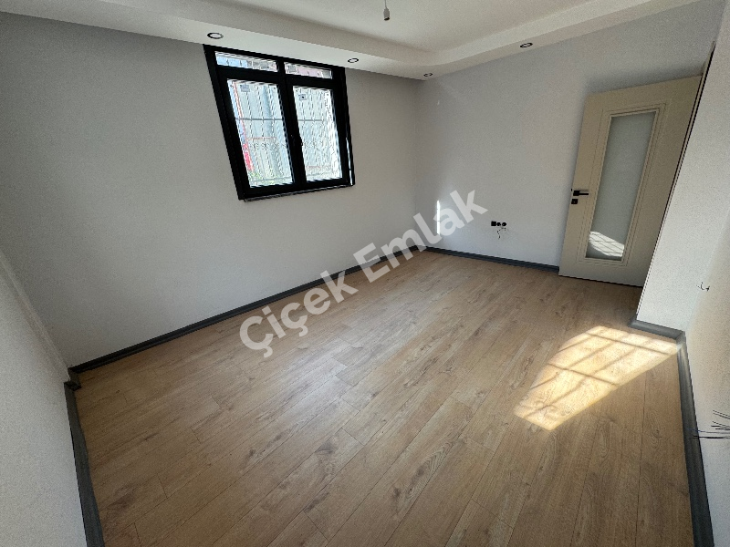 Alibeyköy Çarşı İçi 2+1 Güneş Gören Bahçe Katı Sıfır Satılık Daire