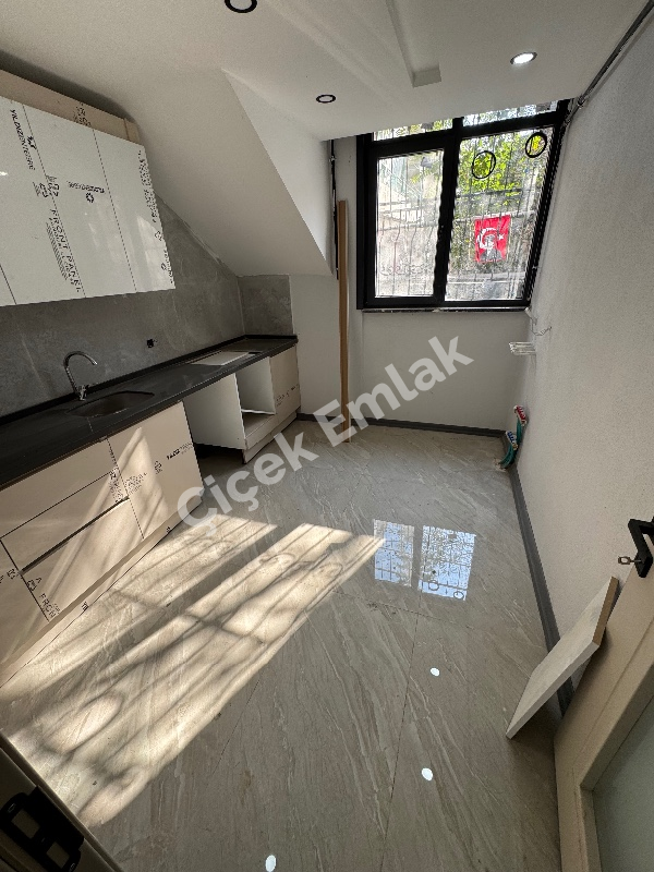 Alibeyköy Çarşı İçi 2+1 Güneş Gören Bahçe Katı Sıfır Satılık Daire