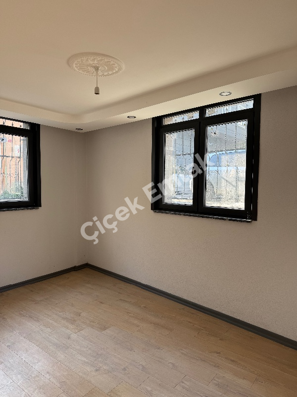 Alibeyköy Çarşı İçi 2+1 Güneş Gören Bahçe Katı Sıfır Satılık Daire