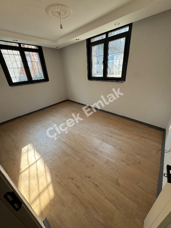 Alibeyköy Çarşı İçi 2+1 Güneş Gören Bahçe Katı Sıfır Satılık Daire