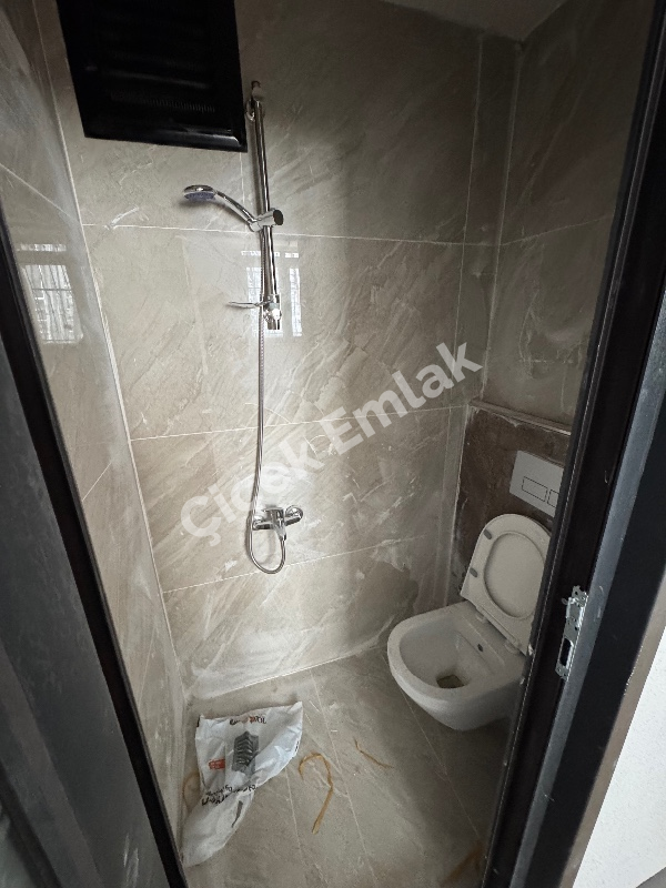 Alibeyköy Çarşı İçi 2+1 Güneş Gören Bahçe Katı Sıfır Satılık Daire