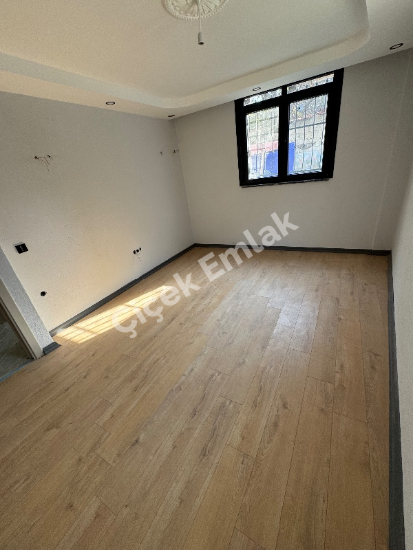 Alibeyköy Çarşı İçi 2+1 Güneş Gören Bahçe Katı Sıfır Satılık Daire