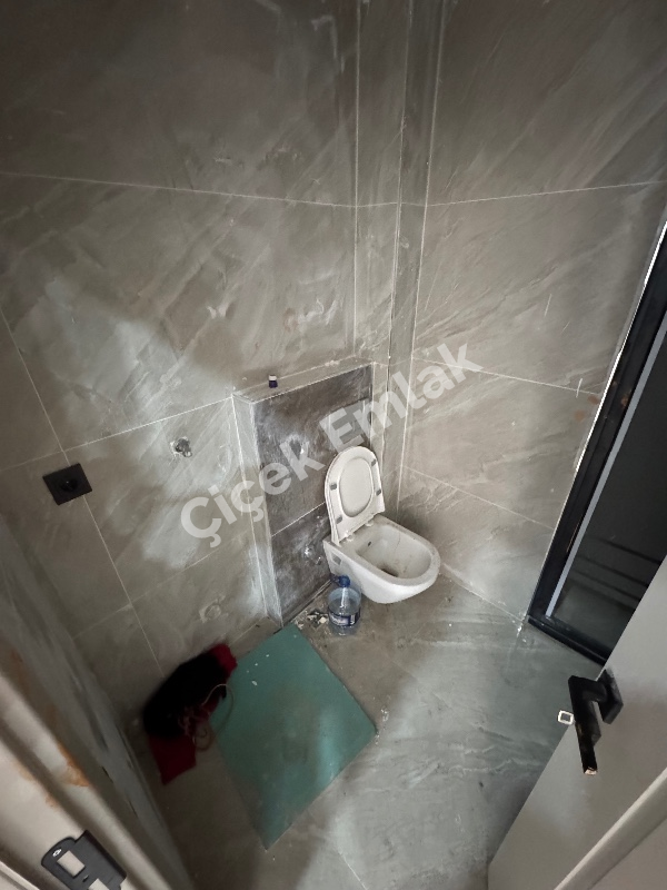 Alibeyköy Çarşı İçi 2+1 Güneş Gören Bahçe Katı Sıfır Satılık Daire