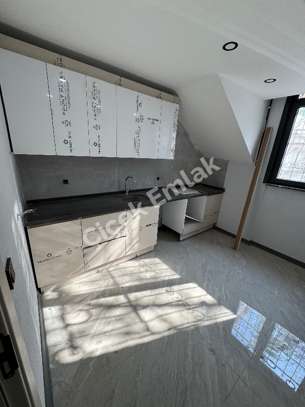 Alibeyköy Çarşı İçi 2+1 Güneş Gören Bahçe Katı Sıfır Satılık Daire