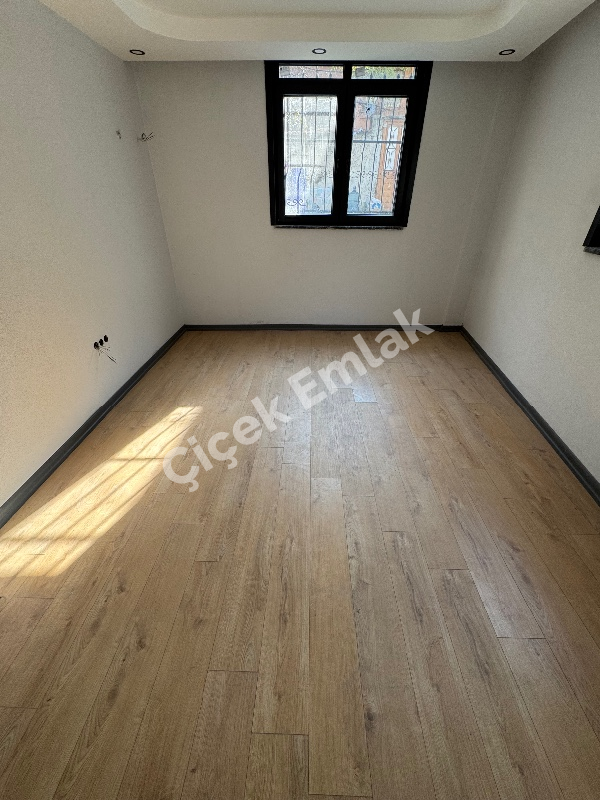 Alibeyköy Çarşı İçi 2+1 Güneş Gören Bahçe Katı Sıfır Satılık Daire