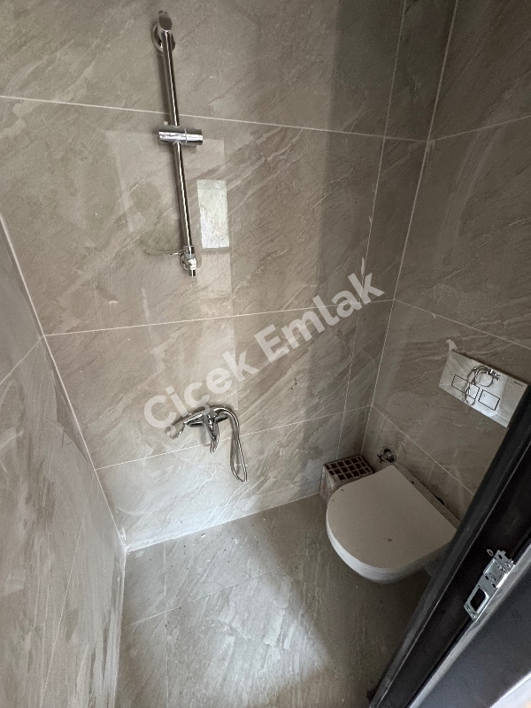 Alibeyköy Merkez’de Asansörlü 1.Kat Sıfır Satılık Daire