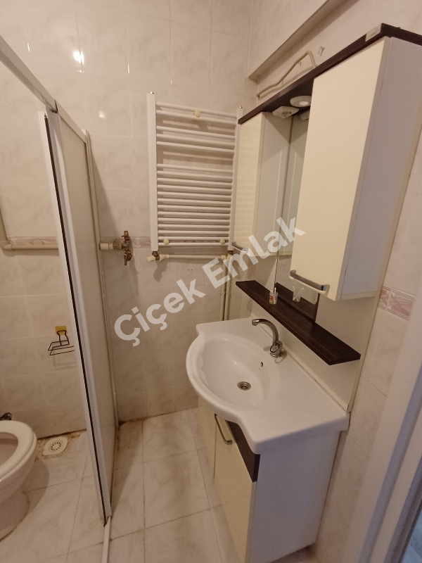 Yeşilpınar'da Metro'ya 5 Dk 90 m2 Balkonlu Kiralık Daire