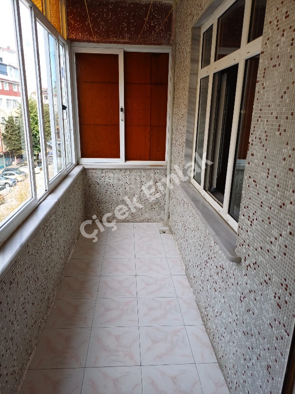 Yeşilpınar'da Metro'ya 5 Dk 90 m2 Balkonlu Kiralık Daire