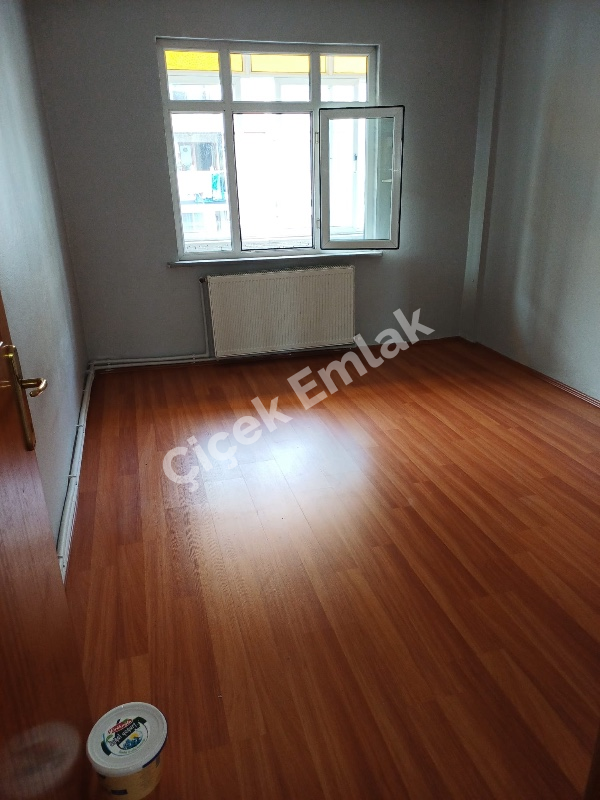 Yeşilpınar'da Metro'ya 5 Dk 90 m2 Balkonlu Kiralık Daire