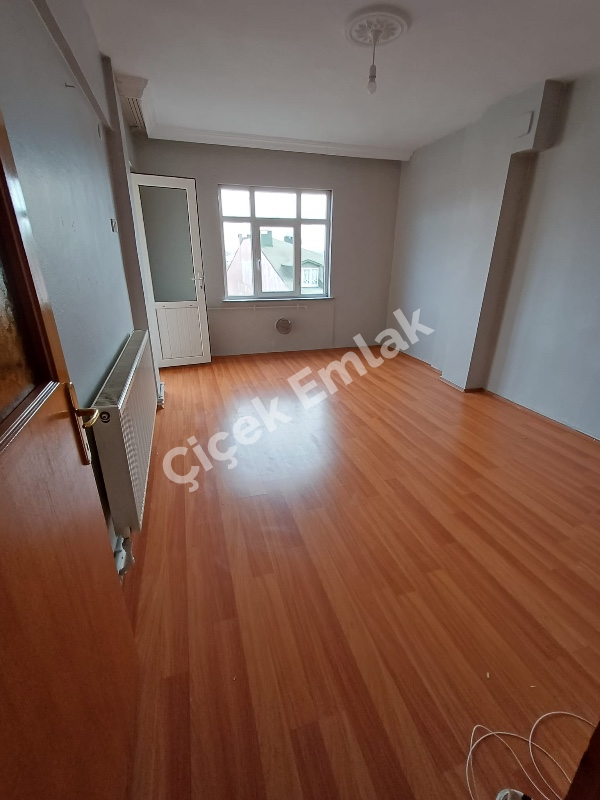 Yeşilpınar'da Metro'ya 5 Dk 90 m2 Balkonlu Kiralık Daire