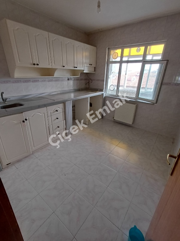 Yeşilpınar'da Metro'ya 5 Dk 90 m2 Balkonlu Kiralık Daire