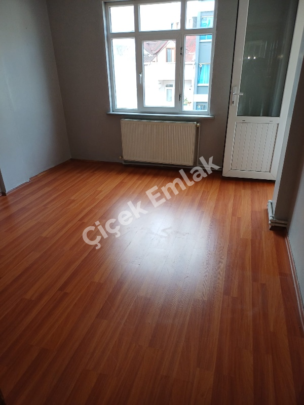 Yeşilpınar'da Metro'ya 5 Dk 90 m2 Balkonlu Kiralık Daire