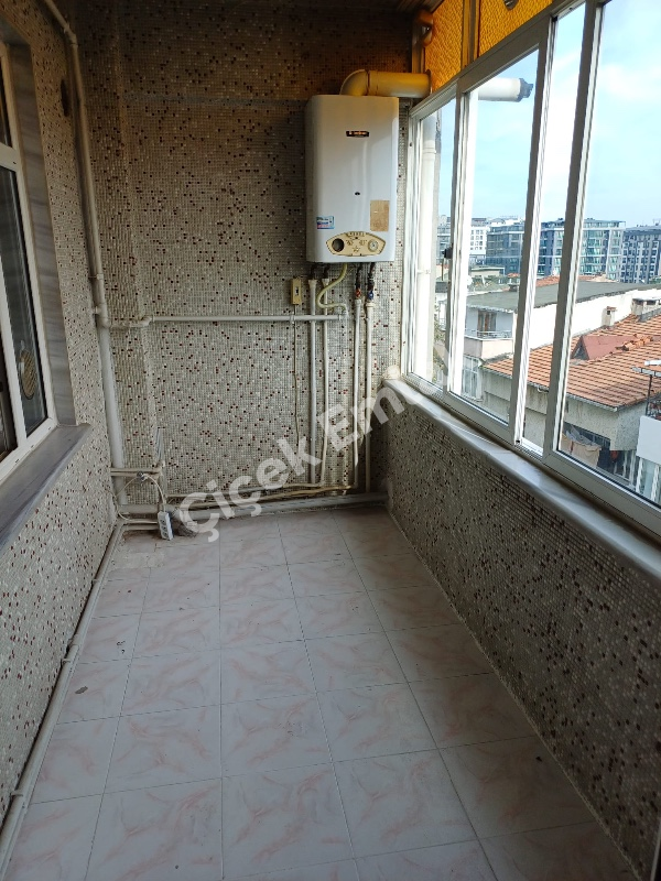 Yeşilpınar'da Metro'ya 5 Dk 90 m2 Balkonlu Kiralık Daire