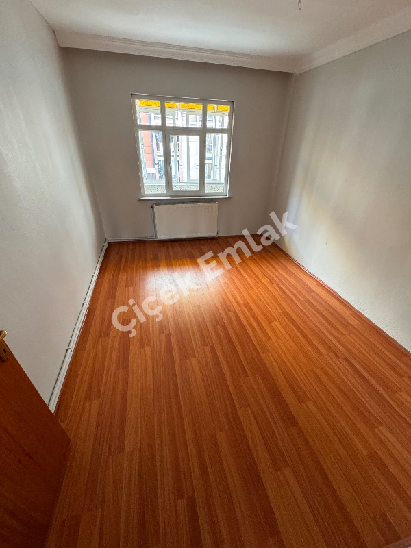 Yeşilpınar'da Metro'ya 5 Dk 90 m2 Balkonlu Kiralık Daire