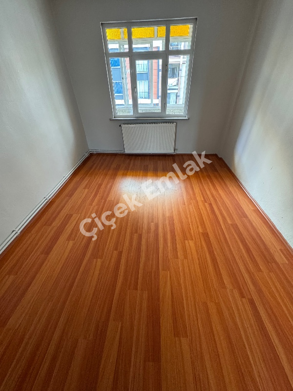 Yeşilpınar'da Metro'ya 5 Dk 90 m2 Balkonlu Kiralık Daire