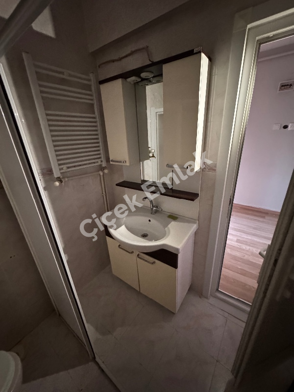 Yeşilpınar'da Metro'ya 5 Dk 90 m2 Balkonlu Kiralık Daire