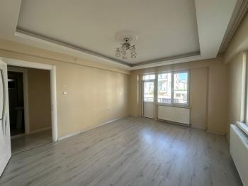 AFYON ÜÇOK EMLAKTAN KANLICA MAH SIFIR AYARINDA 2+1 KİRALIK DAİRE