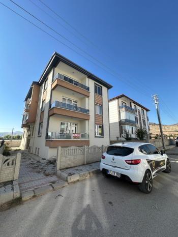 AFYON ÜÇOK EMLAKTAN KANLICA MAH SIFIR AYARINDA 2+1 KİRALIK DAİRE