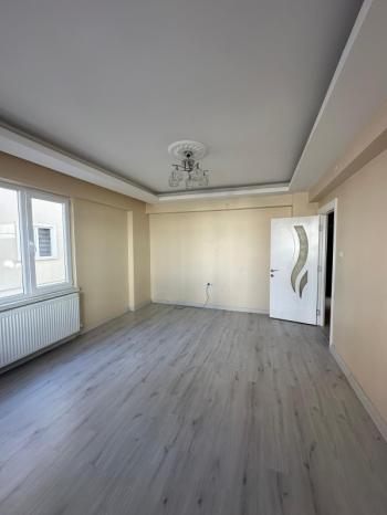 AFYON ÜÇOK EMLAKTAN KANLICA MAH SIFIR AYARINDA 2+1 KİRALIK DAİRE