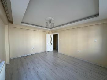 AFYON ÜÇOK EMLAKTAN KANLICA MAH SIFIR AYARINDA 2+1 KİRALIK DAİRE