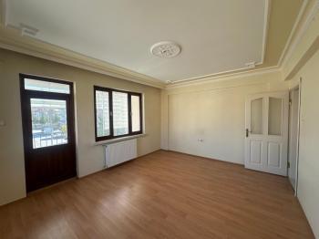 AFYON ÜÇOK EMLAKTAN KANLICA MAH KİRALIK ARAKAT 2+1 TEMİZ BAKIMLI DAİRE