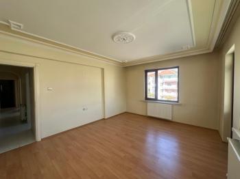 AFYON ÜÇOK EMLAKTAN KANLICA MAH KİRALIK ARAKAT 2+1 TEMİZ BAKIMLI DAİRE