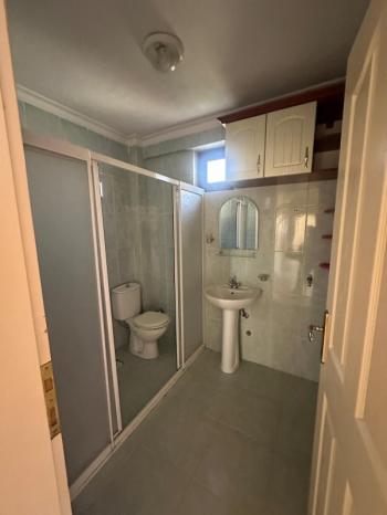 AFYON ÜÇOK EMLAKTAN KANLICA MAH KİRALIK ARAKAT 2+1 TEMİZ BAKIMLI DAİRE