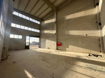 AFYON ÜÇOK EMLAKTAN ANKARAYOLU ÜZERİ SATILIK SIFIR DÜKKAN İŞYERLERİ