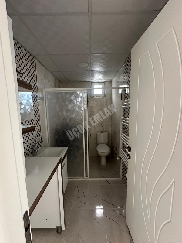 AFYON ÜÇOK EMLAKTAN KANLICA MAH SIFIR AYARINDA 2+1 KİRALIK DAİRE