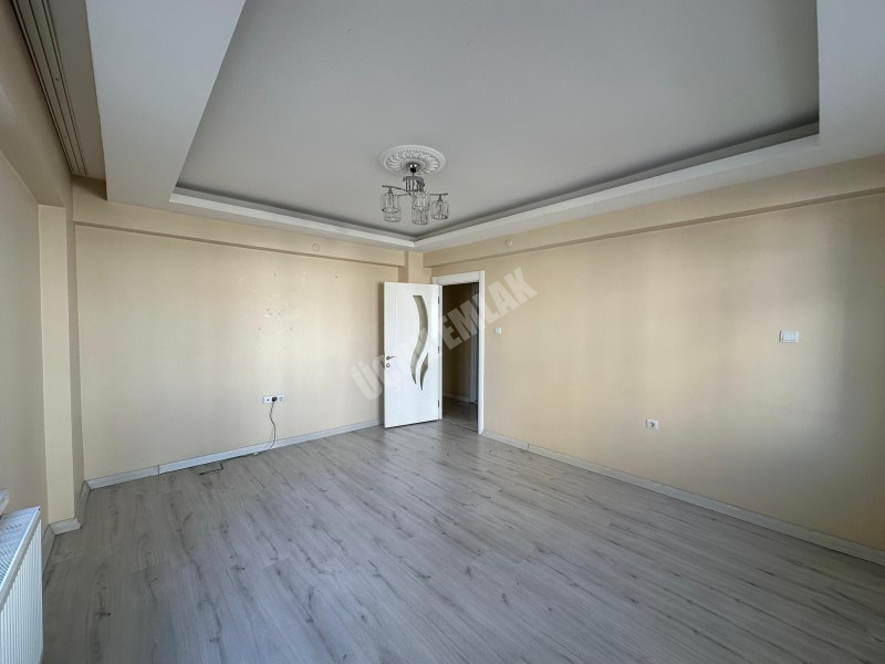 AFYON ÜÇOK EMLAKTAN KANLICA MAH SIFIR AYARINDA 2+1 KİRALIK DAİRE