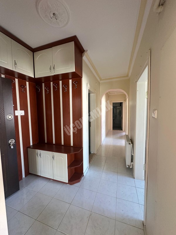 AFYON ÜÇOK EMLAKTAN KANLICA MAH KİRALIK ARAKAT 2+1 TEMİZ BAKIMLI DAİRE