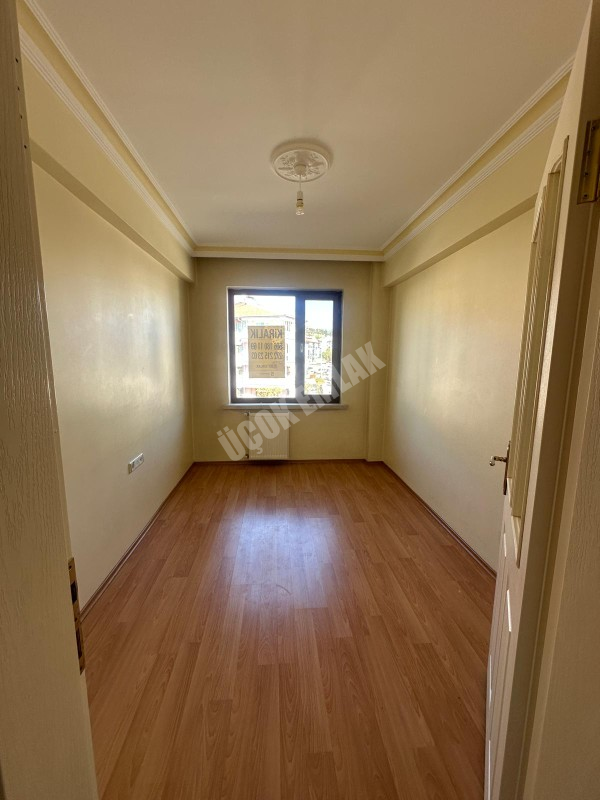 AFYON ÜÇOK EMLAKTAN KANLICA MAH KİRALIK ARAKAT 2+1 TEMİZ BAKIMLI DAİRE