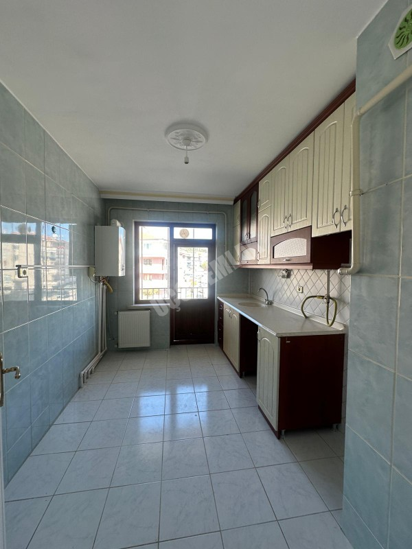 AFYON ÜÇOK EMLAKTAN KANLICA MAH KİRALIK ARAKAT 2+1 TEMİZ BAKIMLI DAİRE