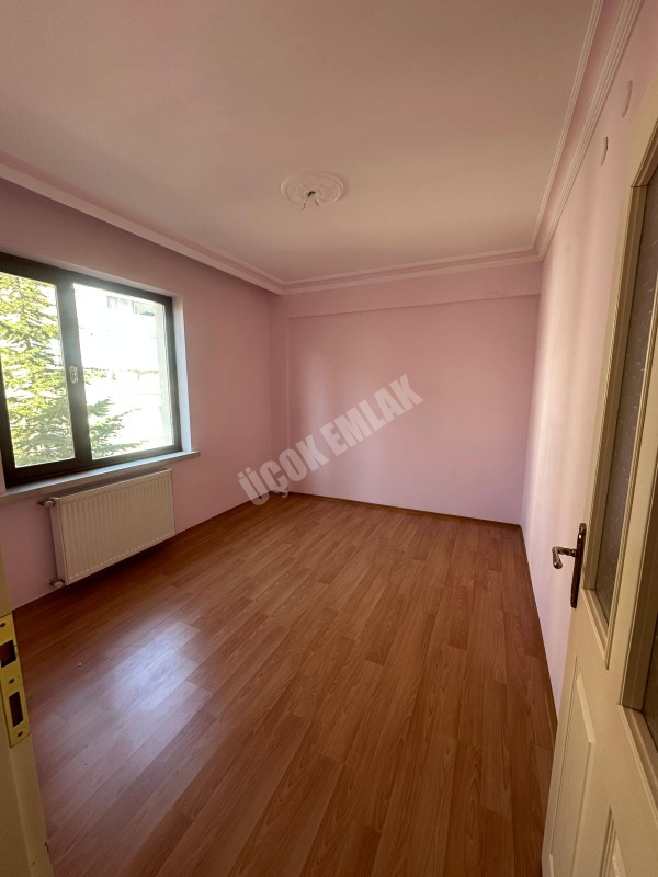 AFYON ÜÇOK EMLAKTAN KANLICA MAH KİRALIK ARAKAT 2+1 TEMİZ BAKIMLI DAİRE