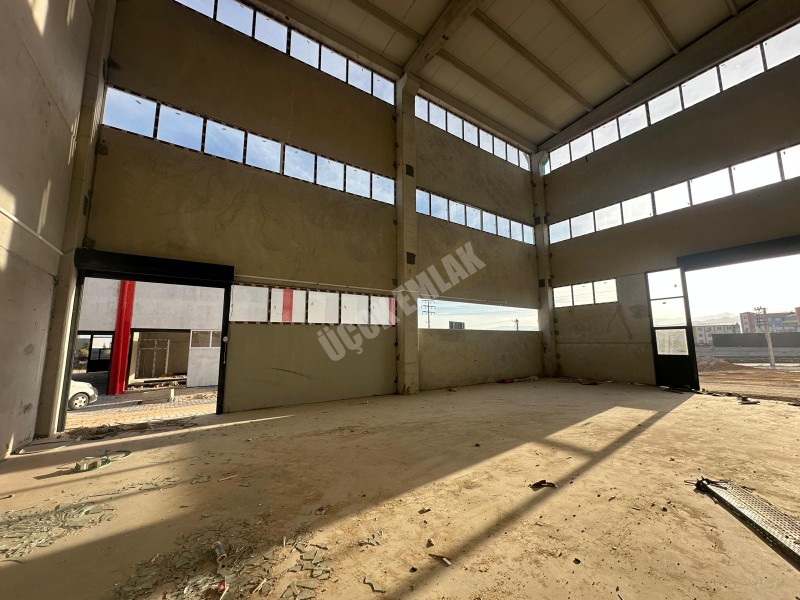 AFYON ÜÇOK EMLAKTAN ANKARAYOLU ÜZERİ SATILIK SIFIR DÜKKAN İŞYERLERİ