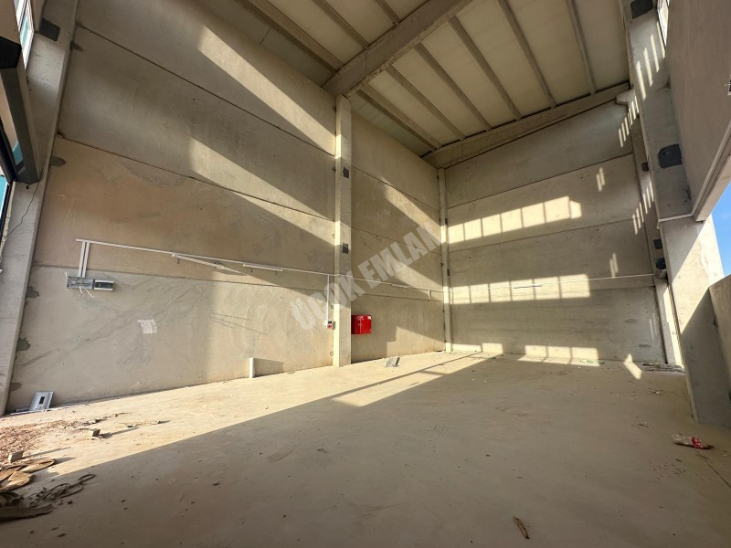 AFYON ÜÇOK EMLAKTAN ANKARAYOLU ÜZERİ SATILIK SIFIR DÜKKAN İŞYERLERİ