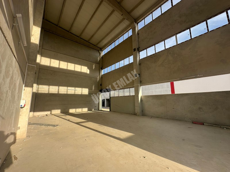 AFYON ÜÇOK EMLAKTAN ANKARAYOLU ÜZERİ SATILIK SIFIR DÜKKAN İŞYERLERİ