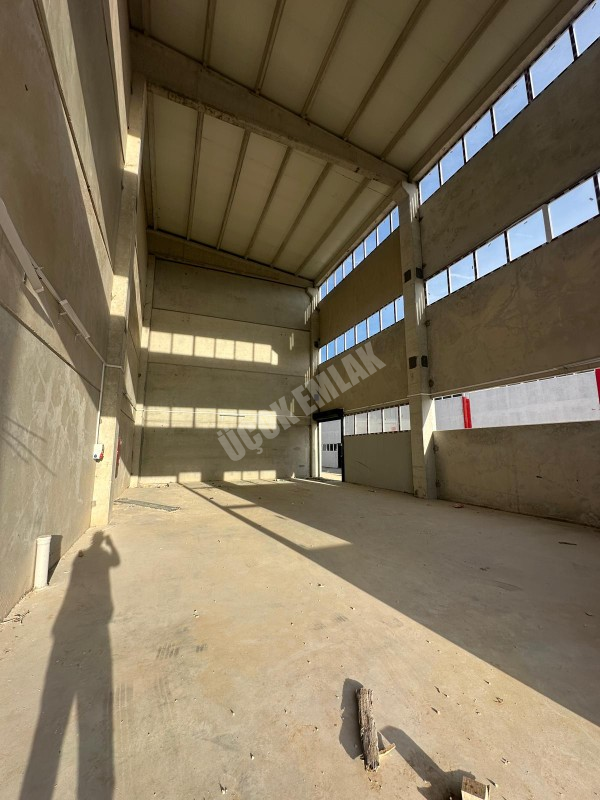 AFYON ÜÇOK EMLAKTAN ANKARAYOLU ÜZERİ SATILIK SIFIR DÜKKAN İŞYERLERİ