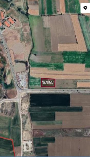 GUVENAY - ÇORUM AK KENT MAHALLESİ YOL ÜZERİ  2850 M2 HİSSELİ TARLA