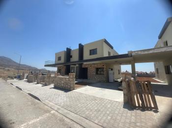 GİRNE BOĞAZ'DA TÜRK MALI 3+1 İKİZ MÜSTAKİL EV 