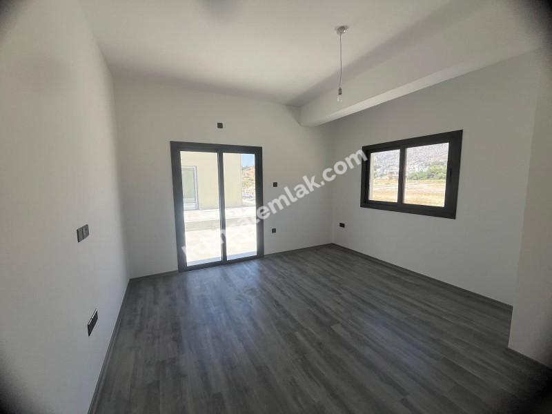 GİRNE BOĞAZ'DA TÜRK MALI 3+1 İKİZ MÜSTAKİL EV 