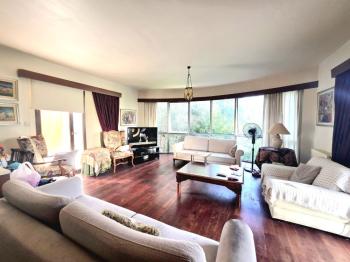 KKTC Girne Merkezde Havuzlu Site İçerisinde Satılık Geniş 3+1 Daire