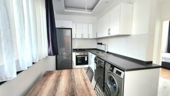 KKTC Girne Karaoğlanoğlu'ndan Site İçerisinde Denize 100 Metre Satılık 1+1 Eşyalı Penthouse