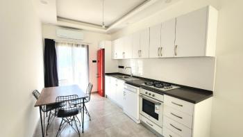 Kıbrıs Girne Karaoğlanoğlu'nda Site İçerisinde Denize 100 Metre Satılık 1+1 Daire