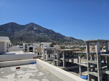 KKTC Girne Lapta'da Takas İmkanlı Denize Yürüyüş Mesafesinde Satılık 3+1 Villa